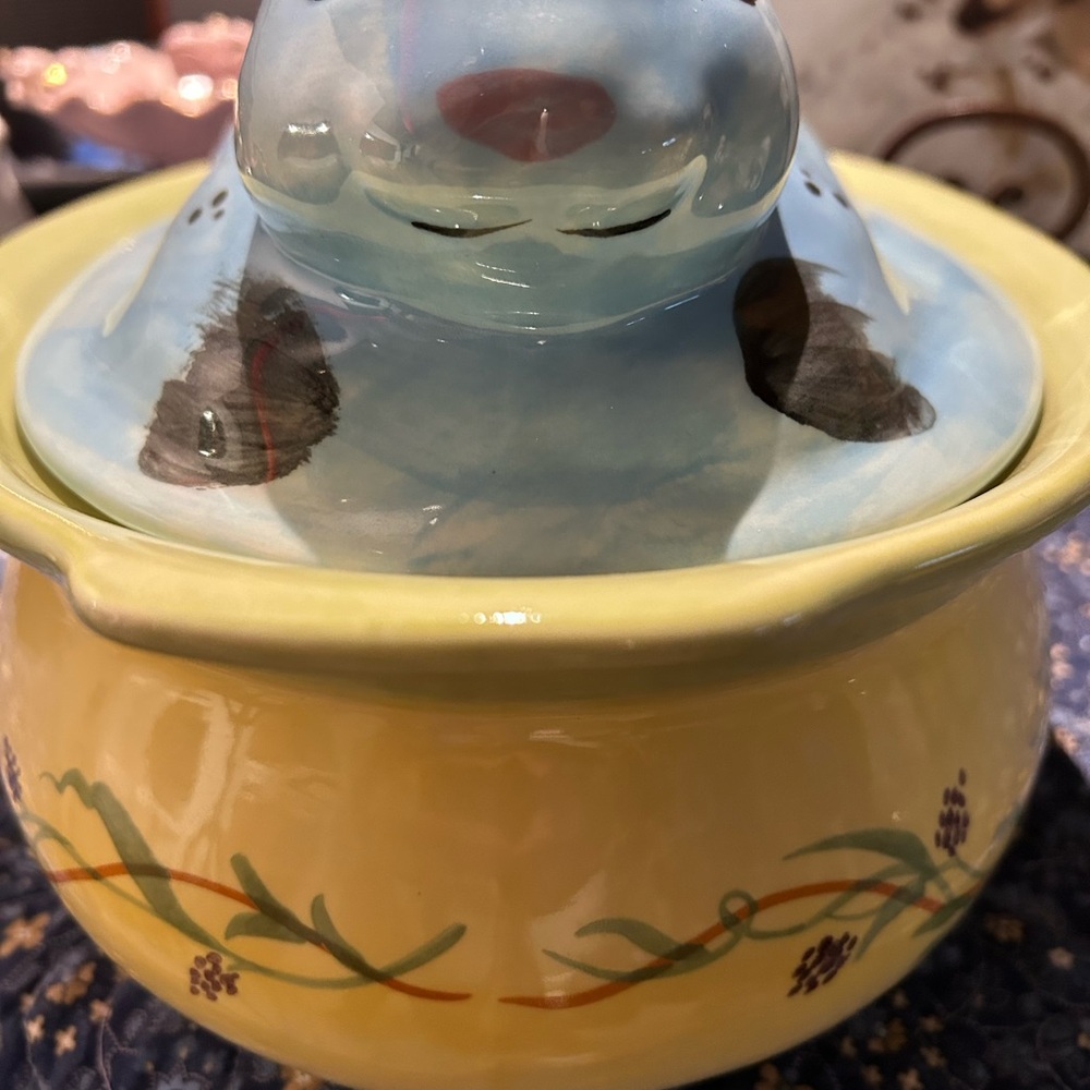 Hand-Painted Ceramic Covered Casserole Dish – Yellow & Light Blue